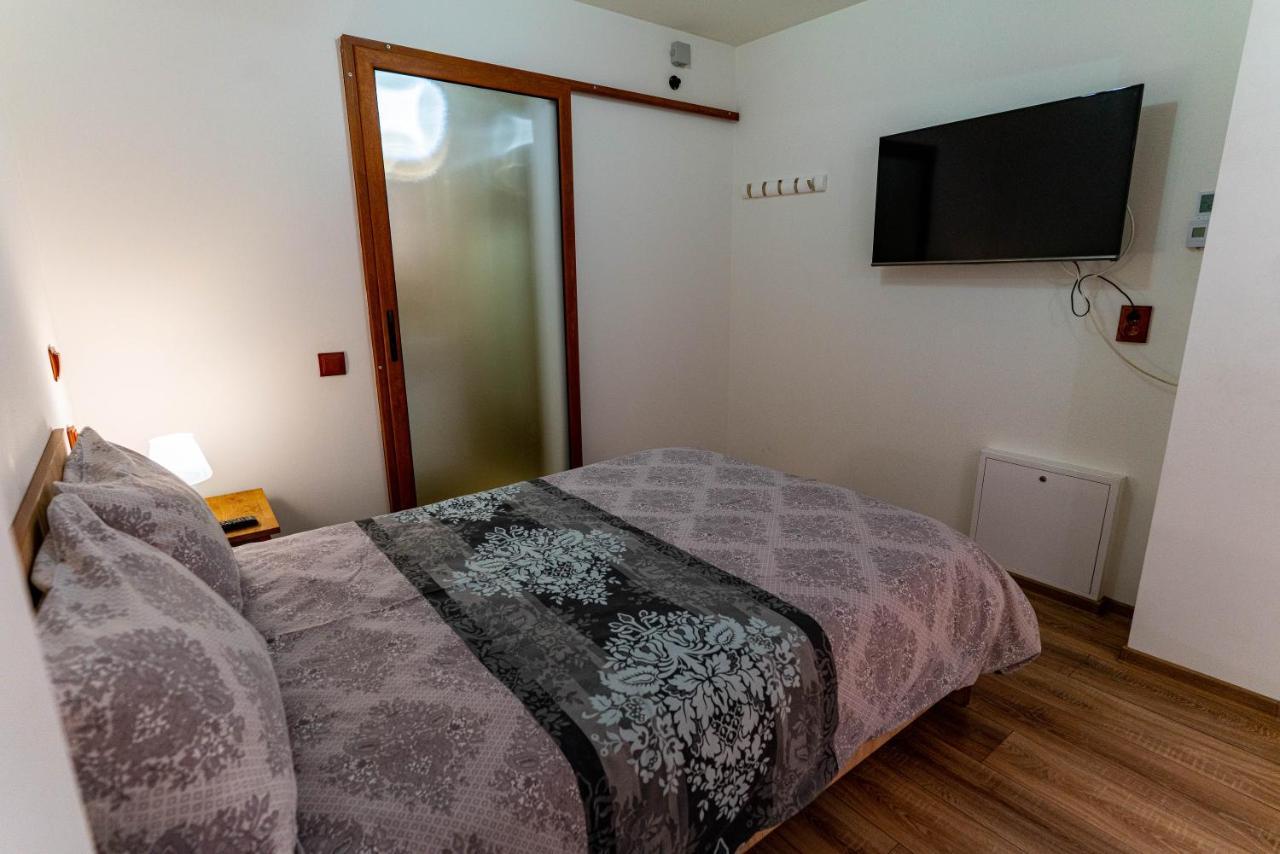 La Bebe 2 Beds Apartment Hunedoara Exterior photo
